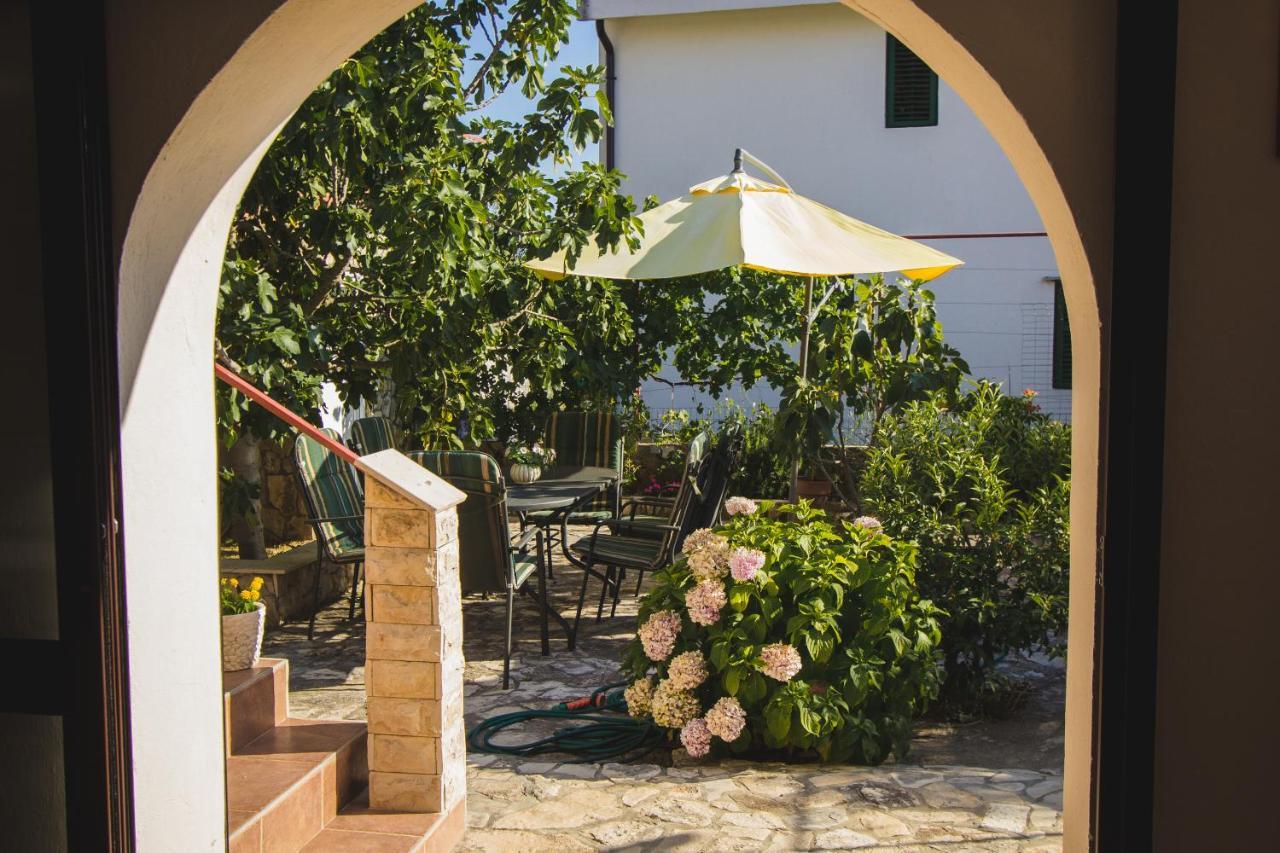 Apartmani Alic Σίμπενικ Εξωτερικό φωτογραφία