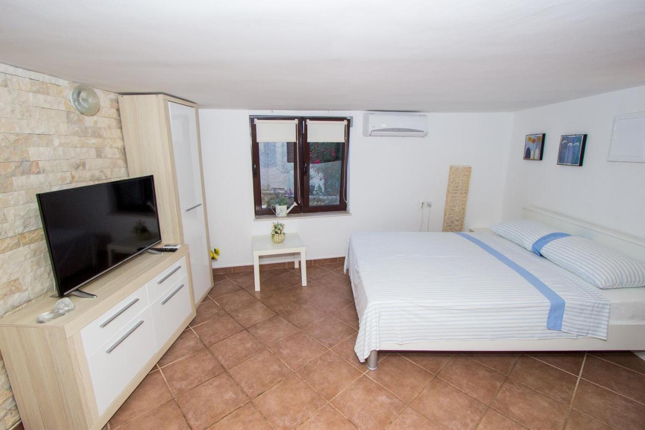 Apartmani Alic Σίμπενικ Εξωτερικό φωτογραφία