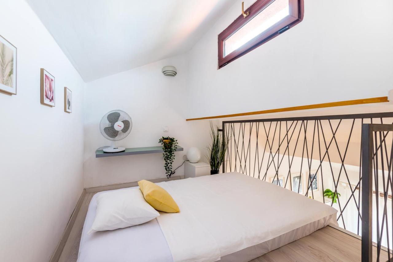 Apartmani Alic Σίμπενικ Εξωτερικό φωτογραφία